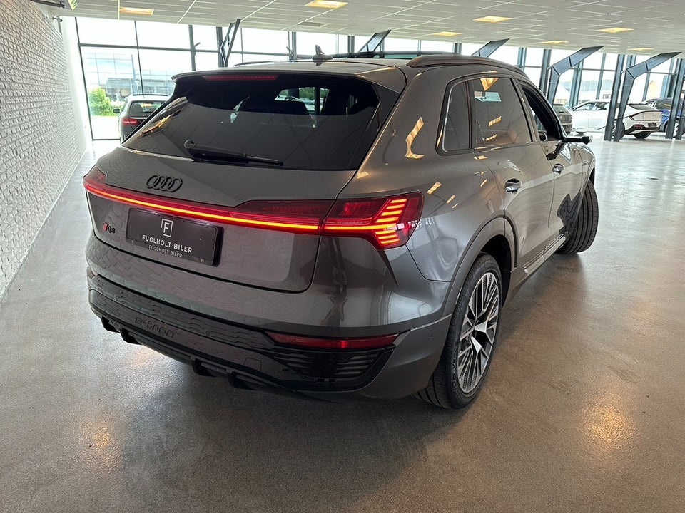 Audi Q8 e-tron 55 S-line quattro 5d