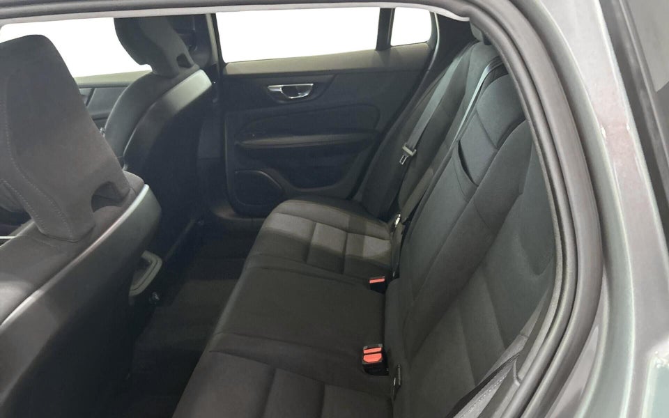 Volvo V60 2,0 T5 250 Momentum aut. 5d