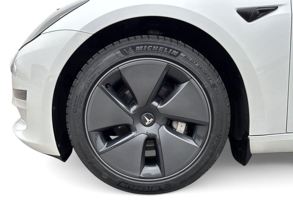 Tesla Model 3 Long Range AWD 4d