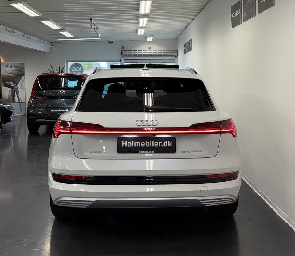 Audi e-tron 55 quattro 5d