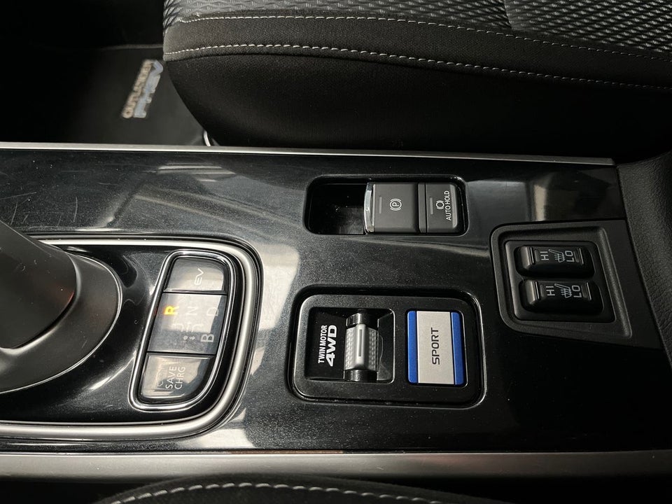 Mitsubishi Outlander 2,4 PHEV Invite CVT 4WD 5d