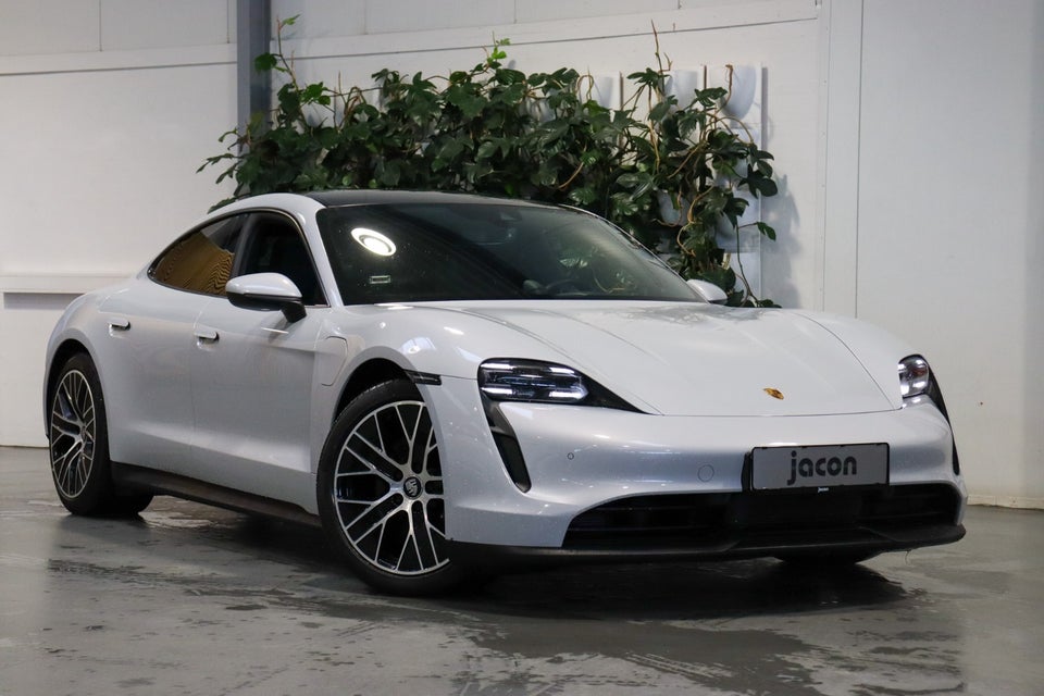 Porsche Taycan Performance+ 4d