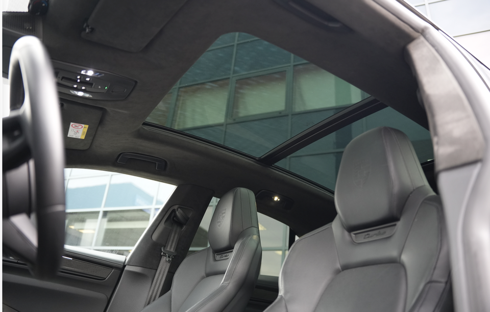 Porsche Macan Turbo 5d