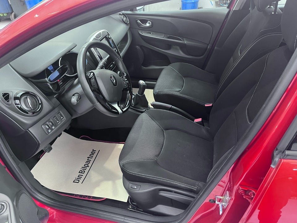 Renault Clio IV 0,9 TCe 90 Expression Sport Tourer 5d