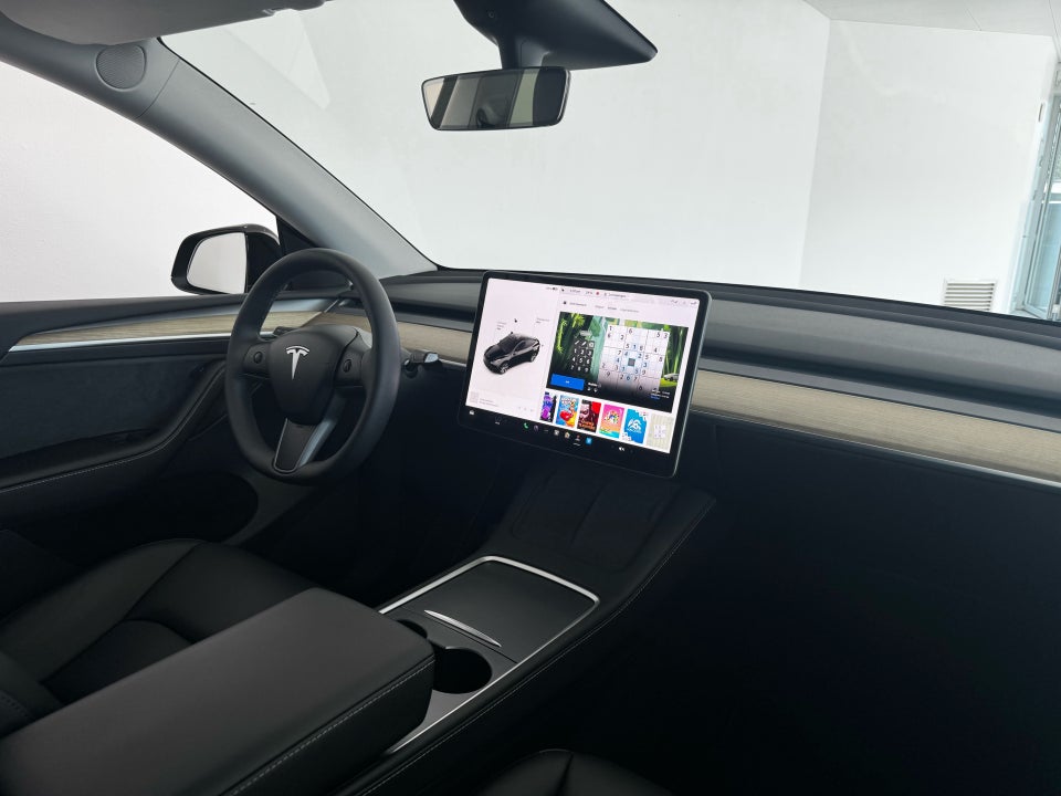 Tesla Model Y RWD 5d