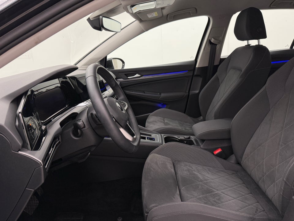 VW Golf VIII 1,4 eHybrid DSG 5d