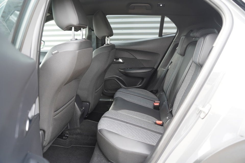 Peugeot 2008 1,2 PureTech 130 Allure EAT8 5d