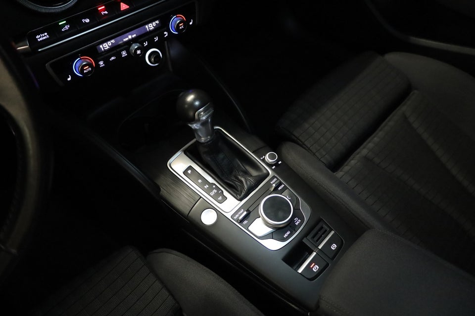 Audi A3 1,4 e-tron Sport Sportback S-tr. 5d