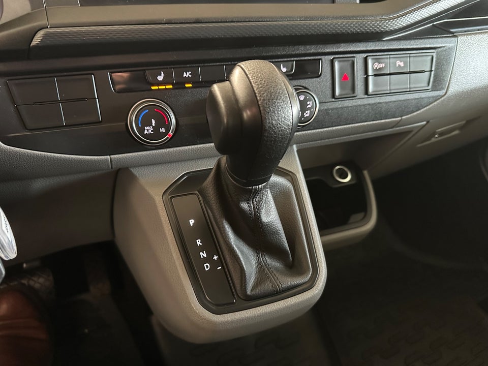 VW Transporter 2,0 TDi 150 Kassevogn DSG kort