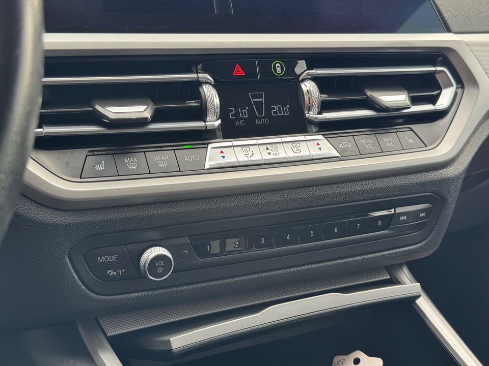 BMW 320d 2,0 Touring Connected aut. 5d
