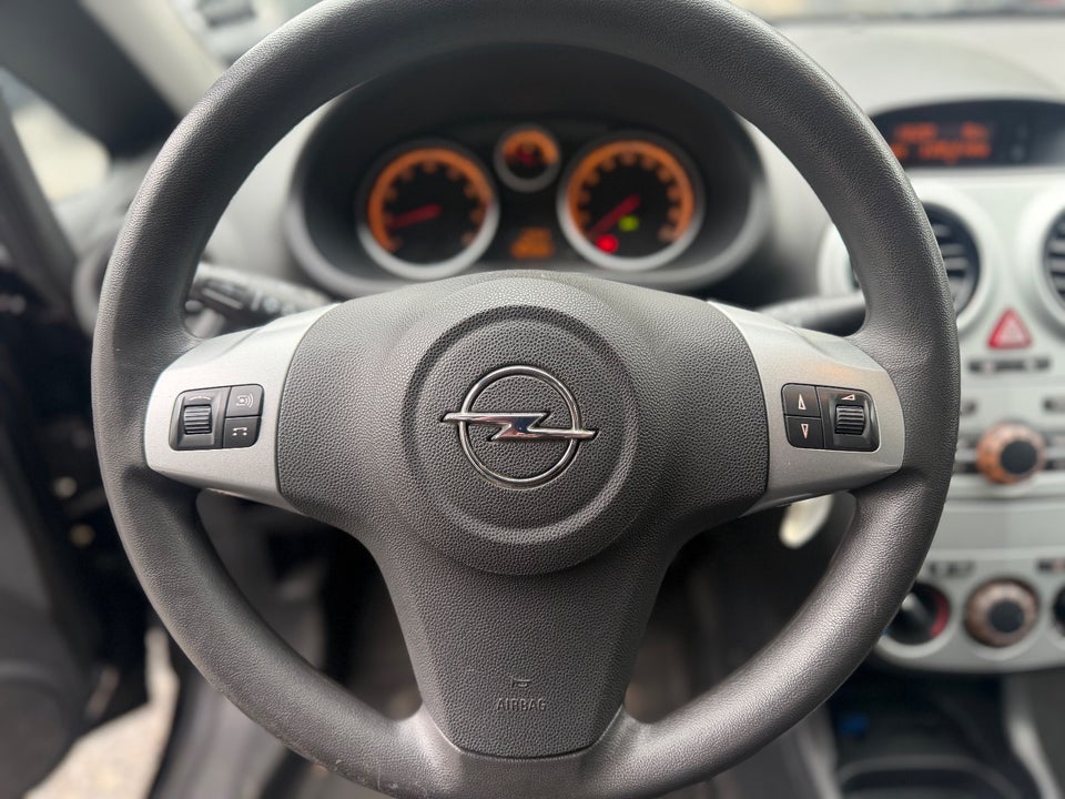 Opel Corsa 1,2 16V Cosmo 5d