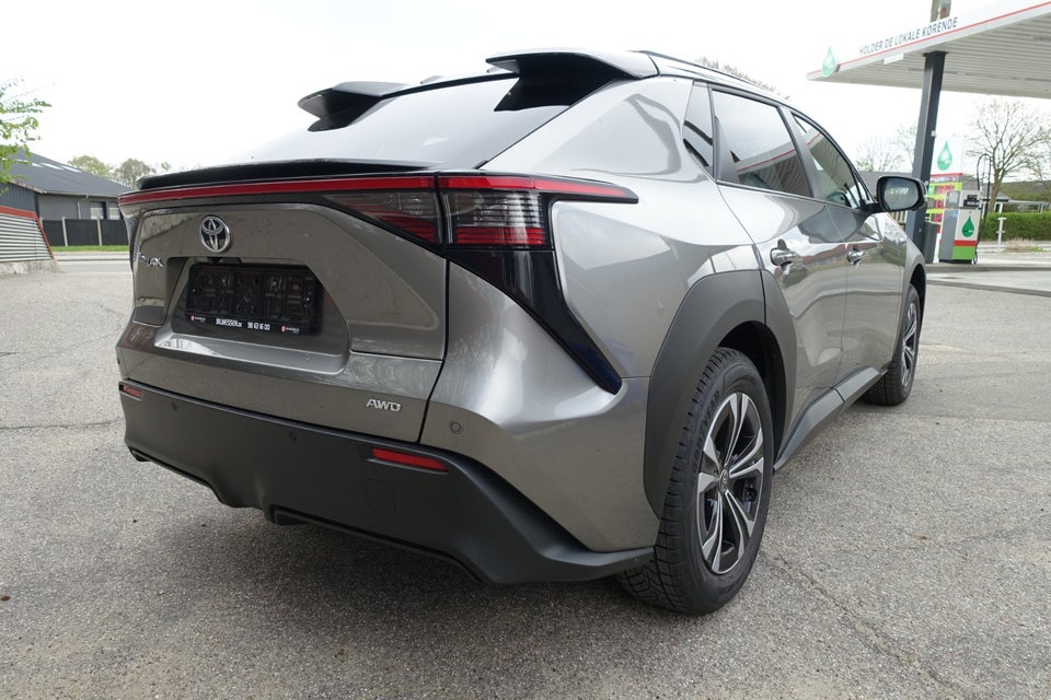 Toyota bZ4X Executive AWD 5d