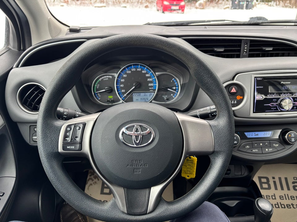 Toyota Yaris 1,5 Hybrid H1 e-CVT 5d