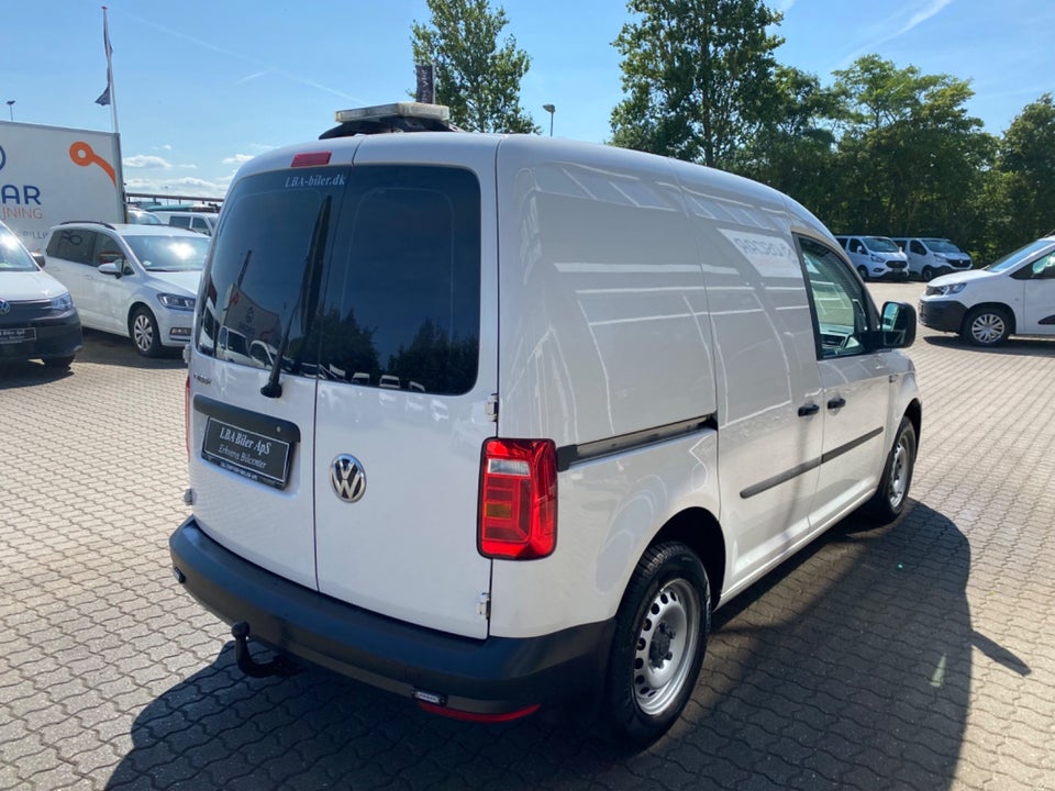 VW Caddy 2,0 TDi 102 DSG Van 3d