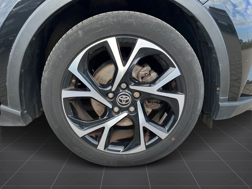 Toyota C-HR 1,8 Hybrid C-LUB Smart CVT 5d