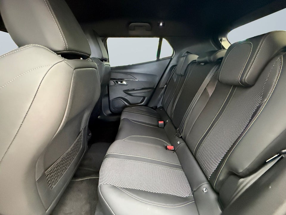 Peugeot e-2008 54 GT 5d