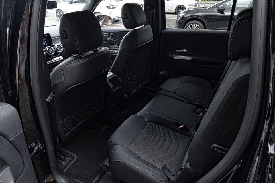 Mercedes EQB300 Progressive 4Matic 7prs 5d