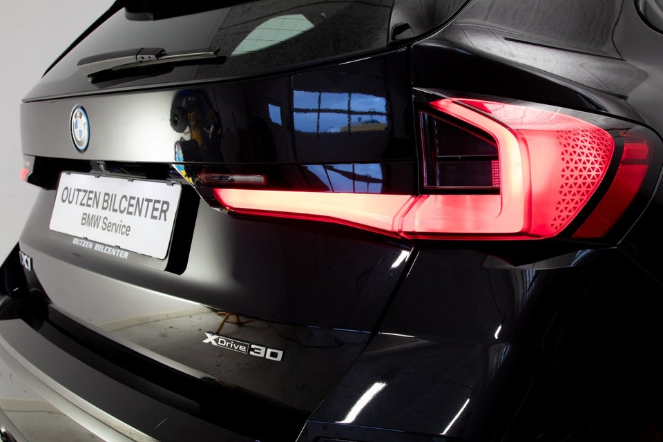 BMW iX1 xDrive30 Charged M-Sport 5d