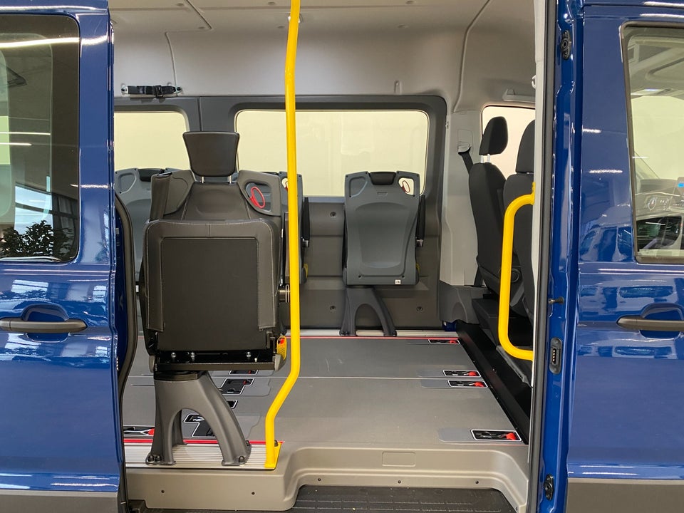 VW Crafter 35 2,0 TDi 140 Kombi aut.