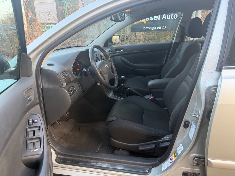 Toyota Avensis 1,8 VVT-i Sol stc. 5d