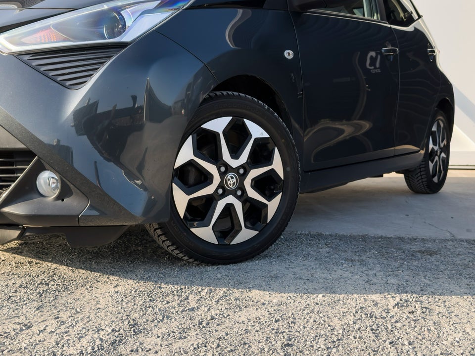 Toyota Aygo 1,0 VVT-i x-sky 5d
