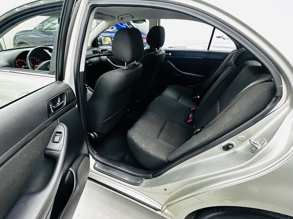 Toyota Avensis 1,8 VVT-i Sol 5d