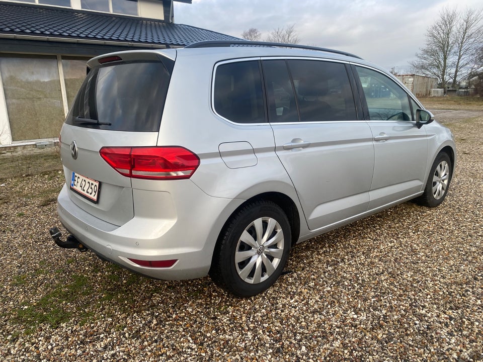 VW Touran 1,6 TDi 115 Comfortline DSG 7prs 5d