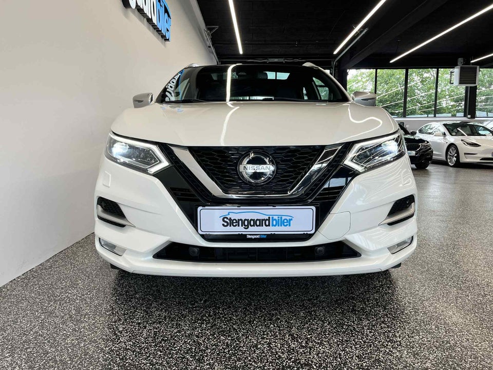 Nissan Qashqai 1,3 Dig-T 160 Tekna 5d