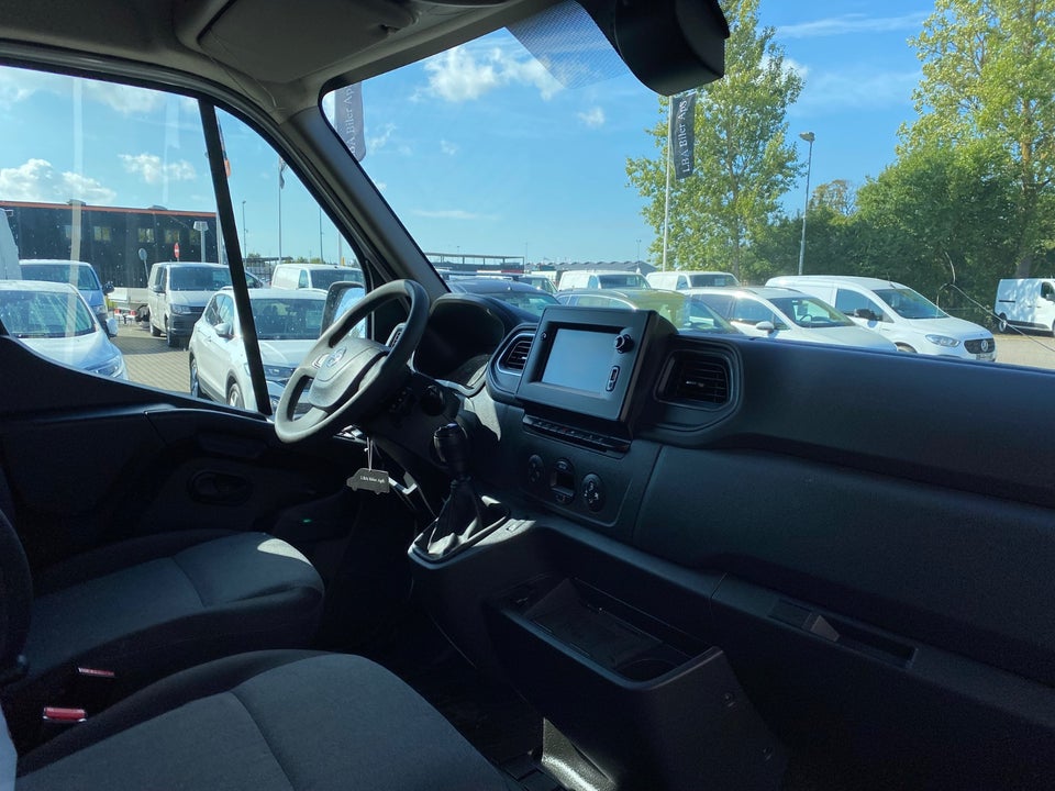 Nissan Interstar 2,3 dCi 150 L2H2 Acenta Van