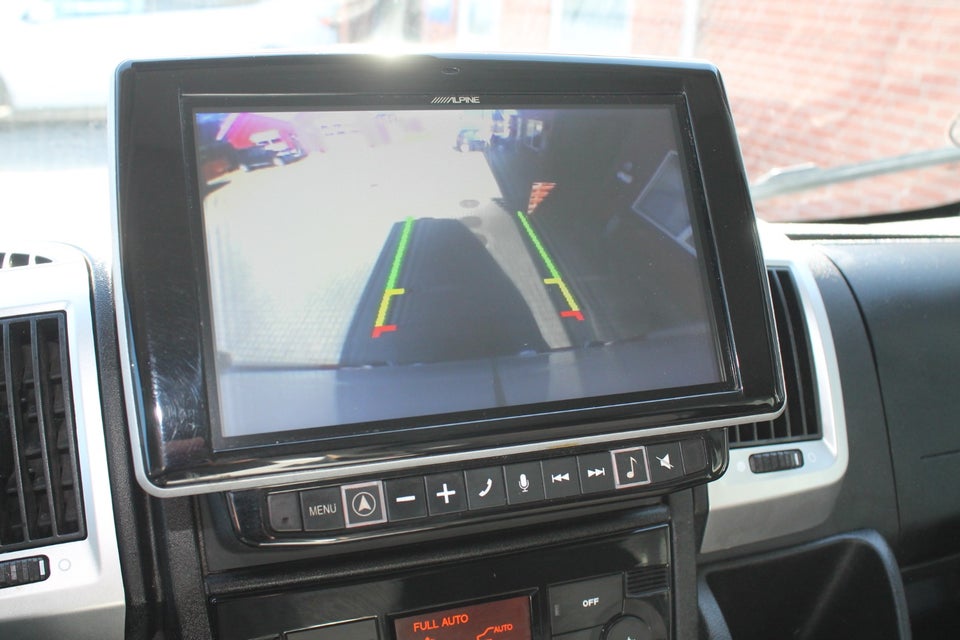 Peugeot Boxer 335 2,2 BlueHDi 165 L2H2 Ultimate