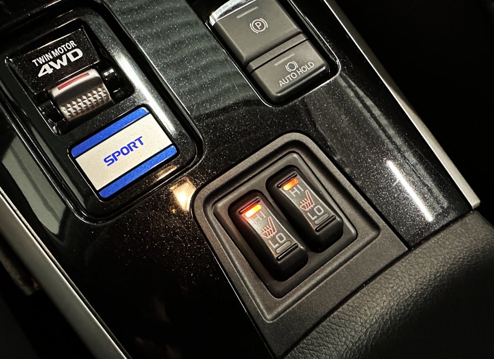 Mitsubishi Outlander 2,4 PHEV Instyle CVT 4WD 5d