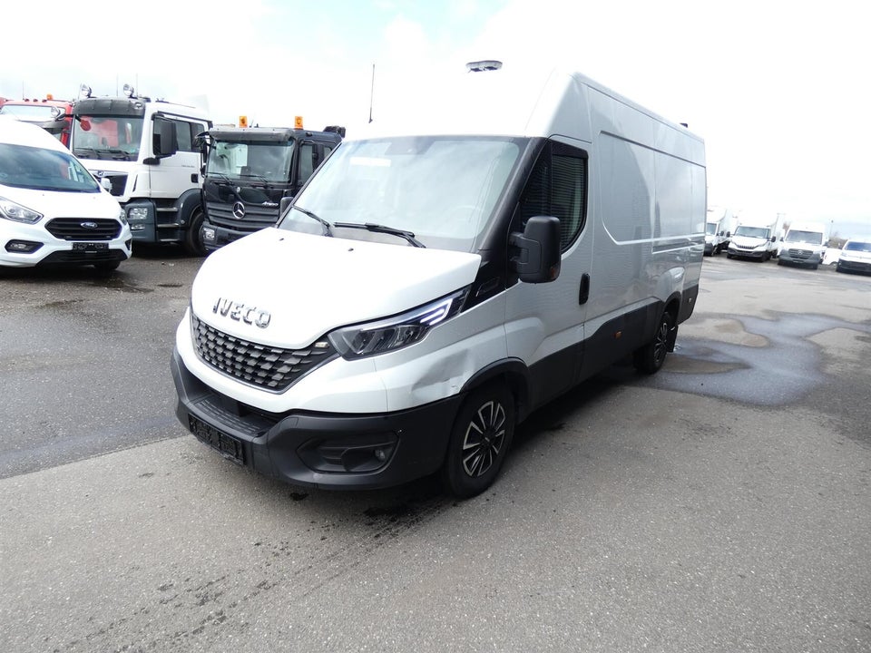 Iveco Daily 2,3 35S16 12m³ Van AG8
