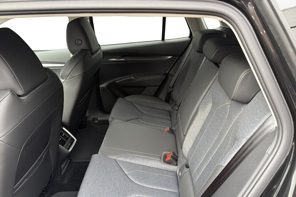 Skoda Elroq 85 iV Loft 5d