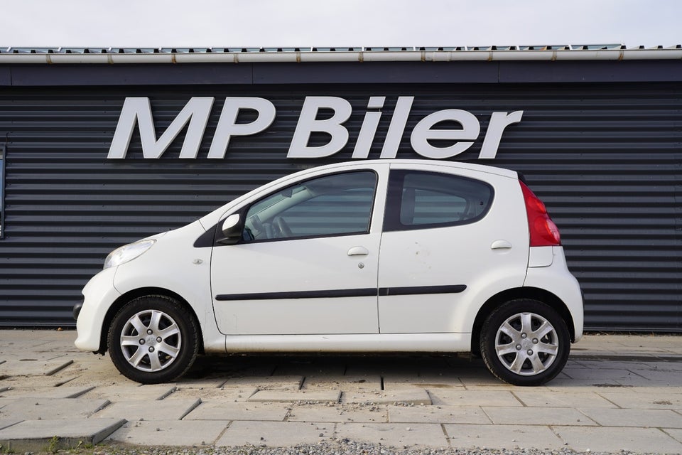 Peugeot 107 1,0 Urban 5d