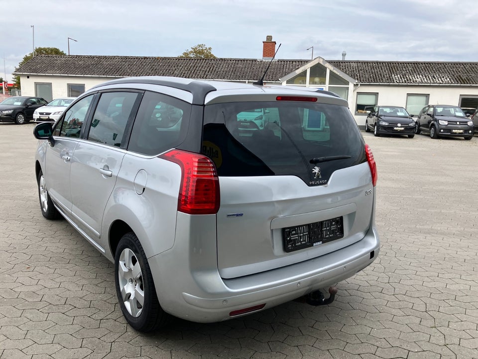 Peugeot 5008 1,6 BlueHDi 120 Style 7prs 5d