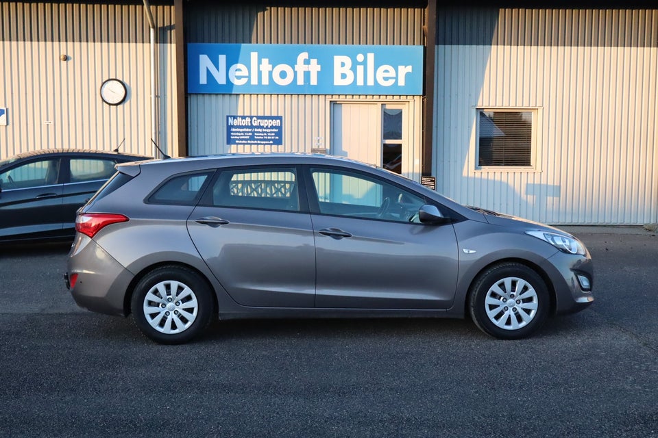 Hyundai i30 1,6 CRDi 110 Style CW Eco 5d