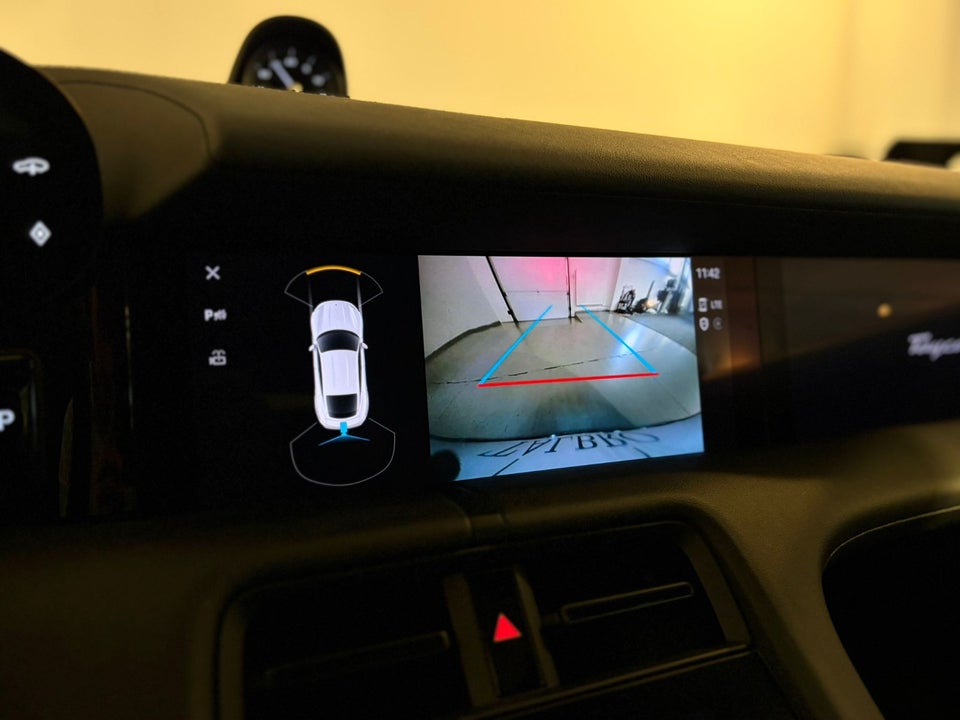 Porsche Taycan 4d