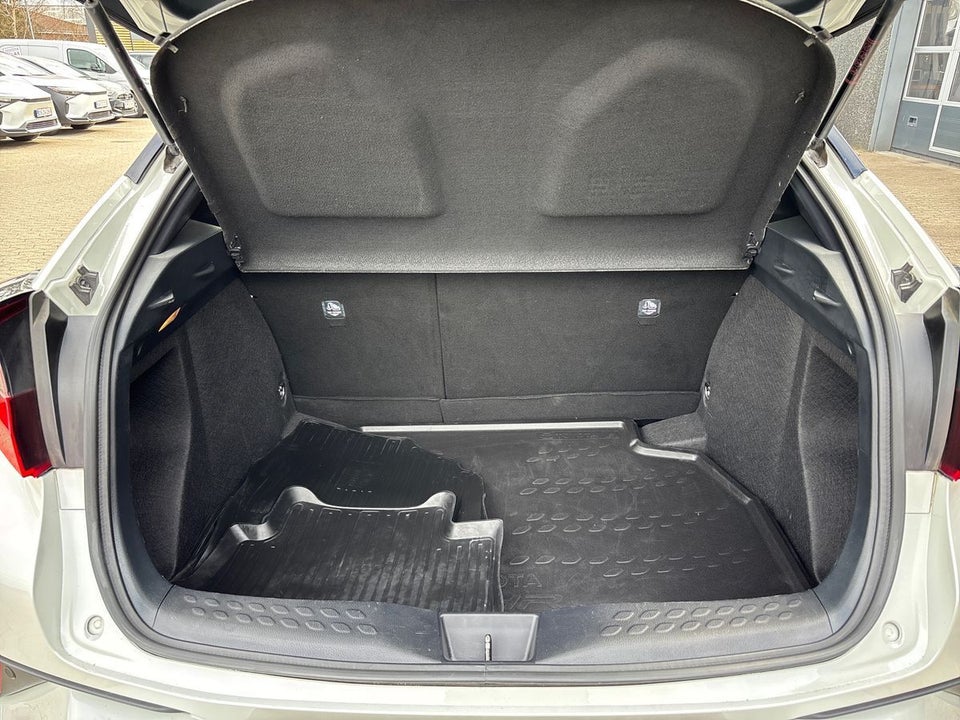 Toyota C-HR 1,8 Hybrid C-LUB Smart CVT 5d