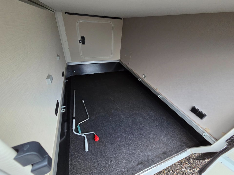 Hymer Tramp 695 S 2,2 CDi aut. 3d