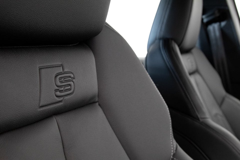 Audi Q4 e-tron 50 S-line quattro 5d