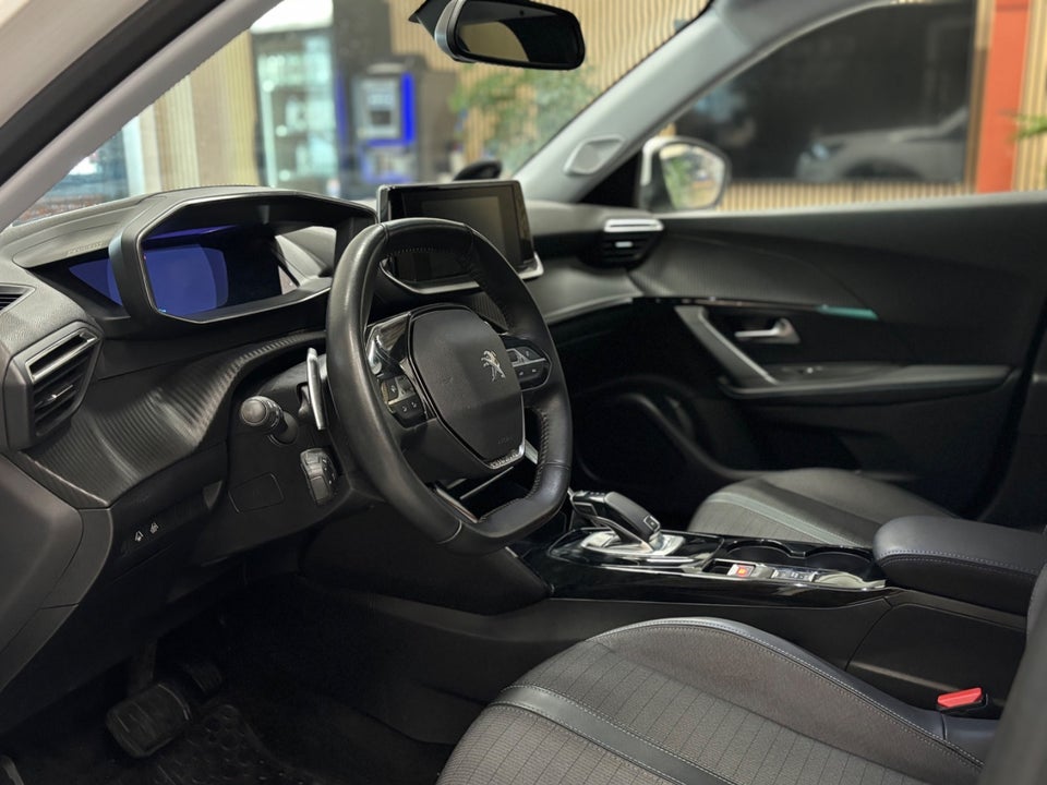Peugeot 2008 1,2 PureTech 130 Selection Tech EAT8 5d