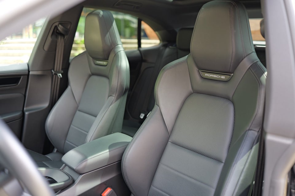 Porsche Macan 4 5d