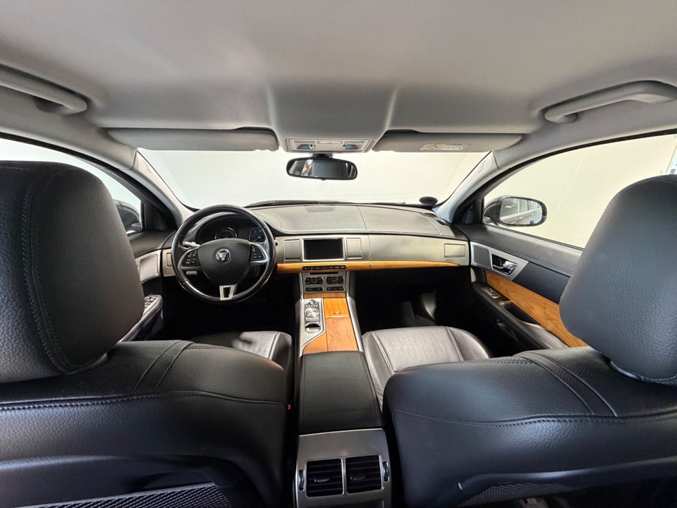 Jaguar XF 2,2 D 163 Luxury aut. 4d