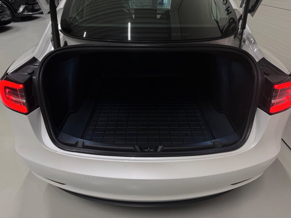 Tesla Model 3 Long Range AWD 4d