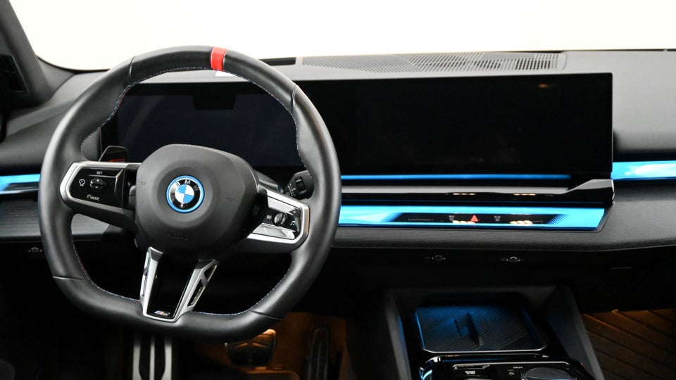 BMW i5 M60 M-Sport xDrive 4d