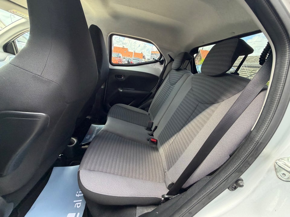 Toyota Aygo 1,0 VVT-i x-pression 5d