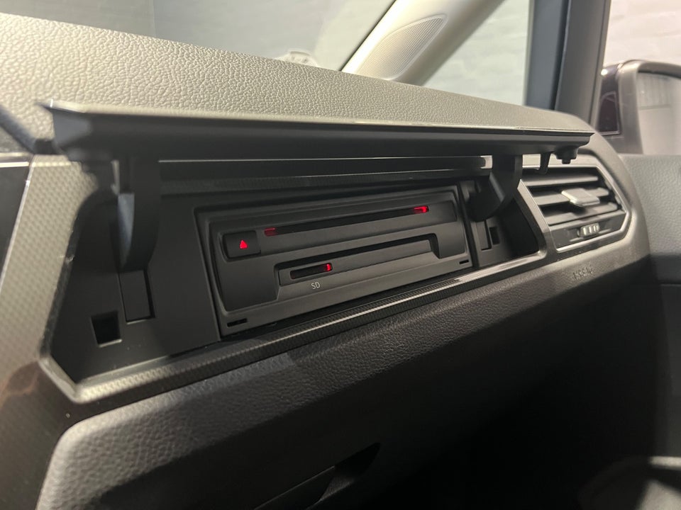 VW Touran 1,6 TDi 115 IQ.Drive DSG 7prs 5d