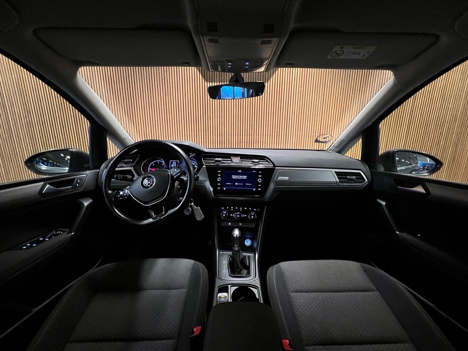 VW Touran 1,6 TDi 115 Comfortline Connect DSG 7prs 5d