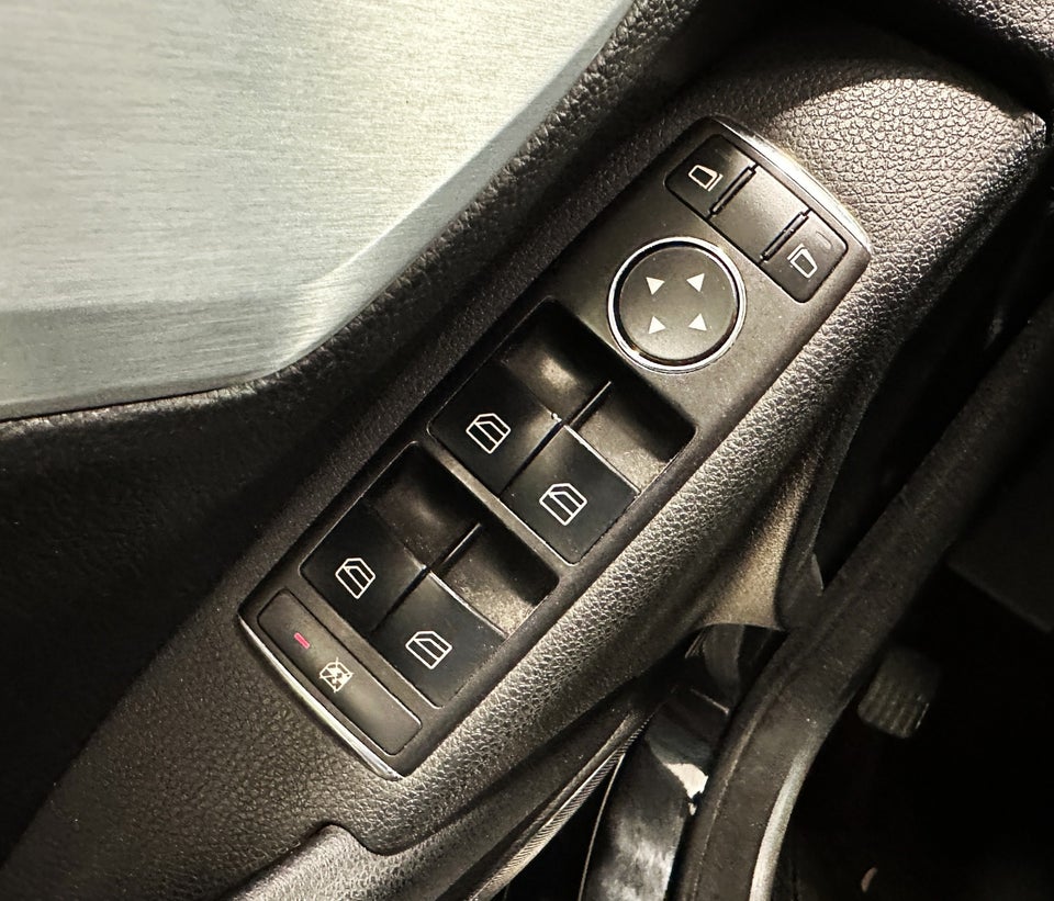 Mercedes C220 2,2 CDi Avantgarde stc. aut. 5d