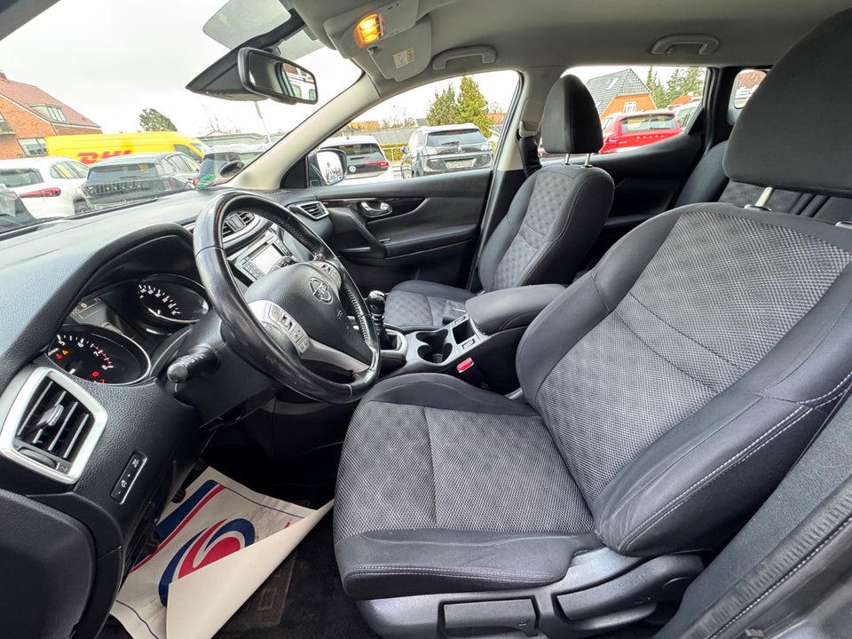 Nissan Qashqai 1,6 Dig-T 163 Acenta 5d